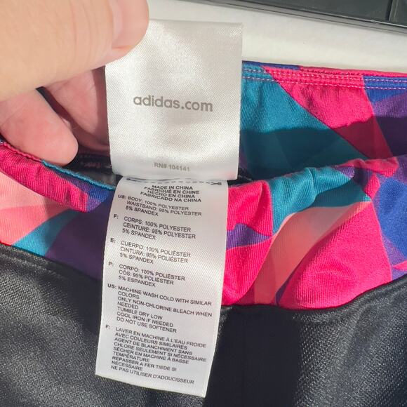 adidas Cropped Capri Leggings AeroReady Large Rear Pocket Elastic Cuff & Waist - Picture 6 of 16